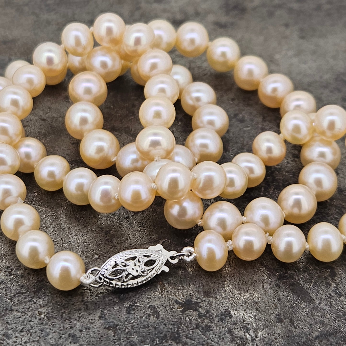 14k white gold peach/pink pearl necklace