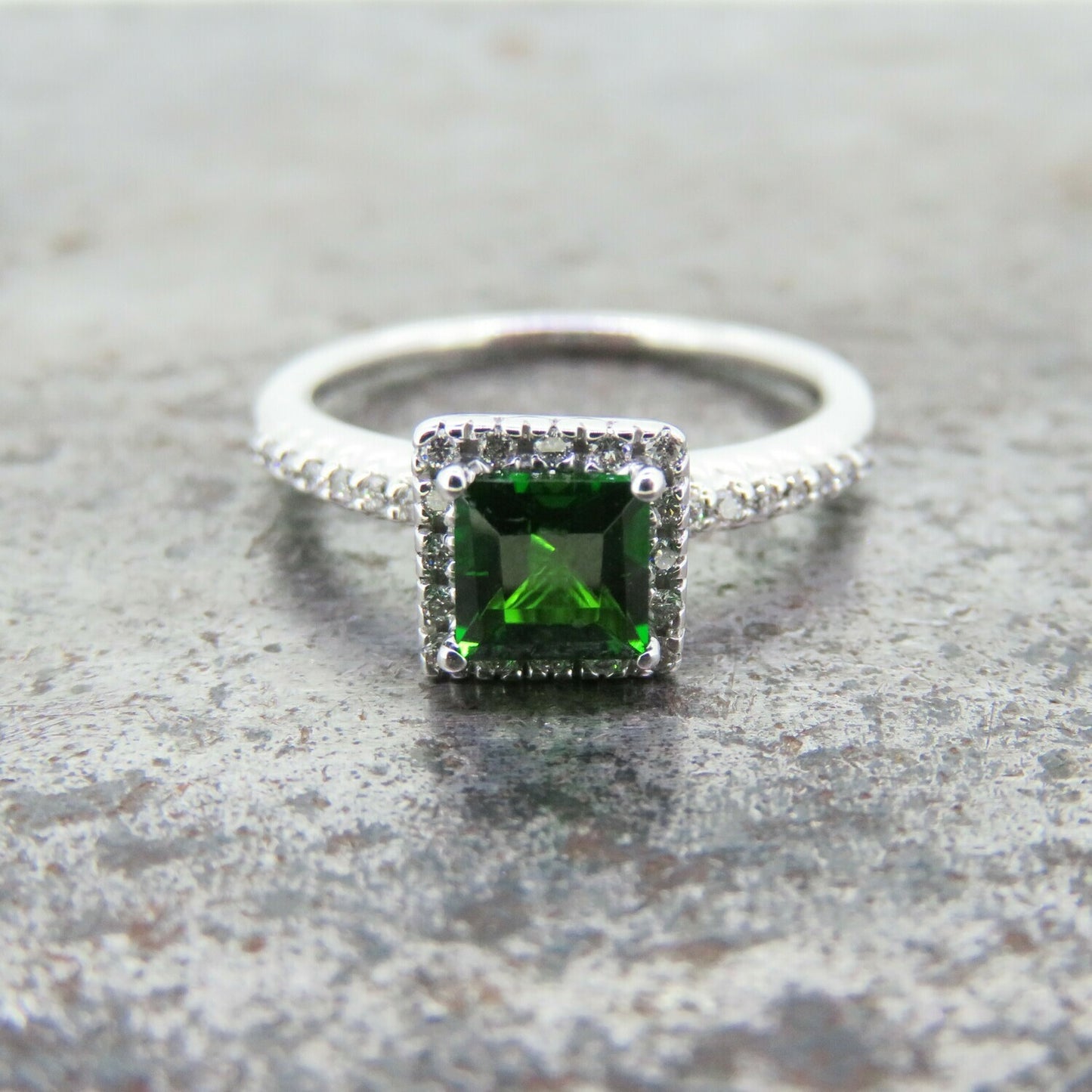 Chrome Diopside and Diamond Ring