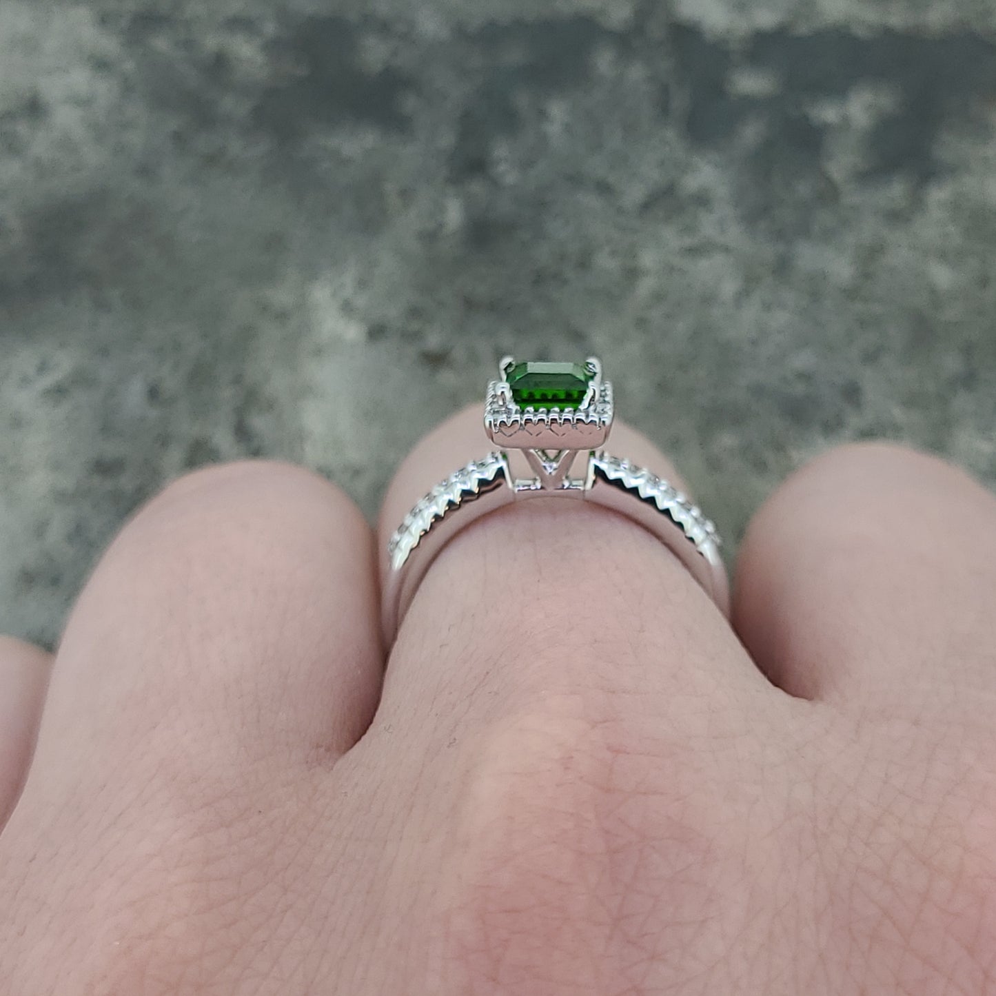 Chrome Diopside and Diamond Ring