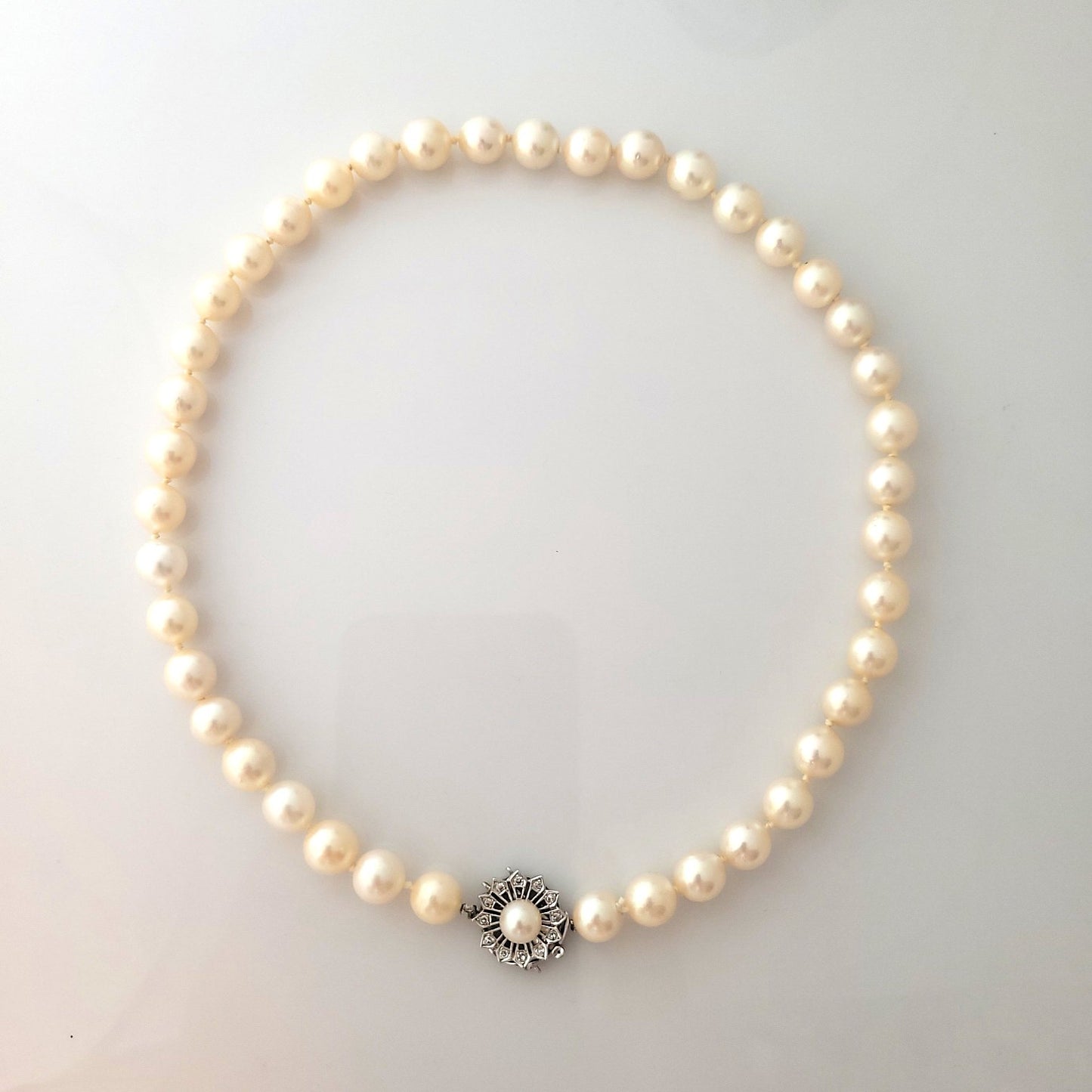 9.5mm Cream Peals with Diamond Clasp