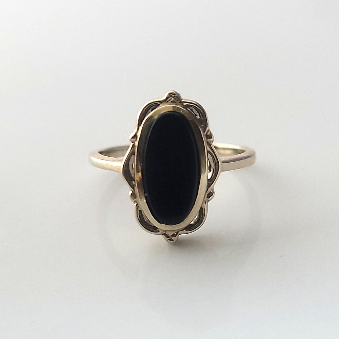 White Gold Onyx Ring