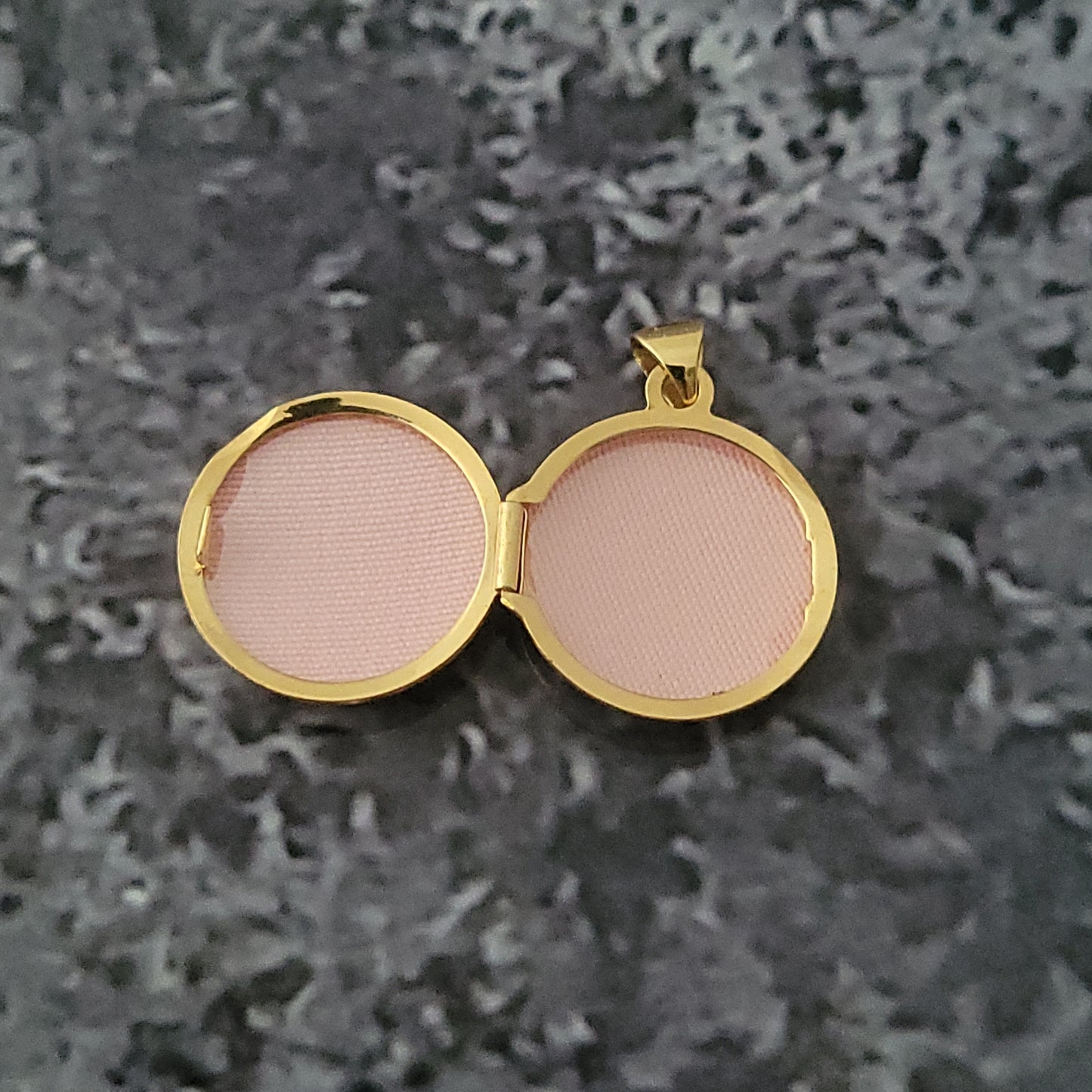 14k Locket