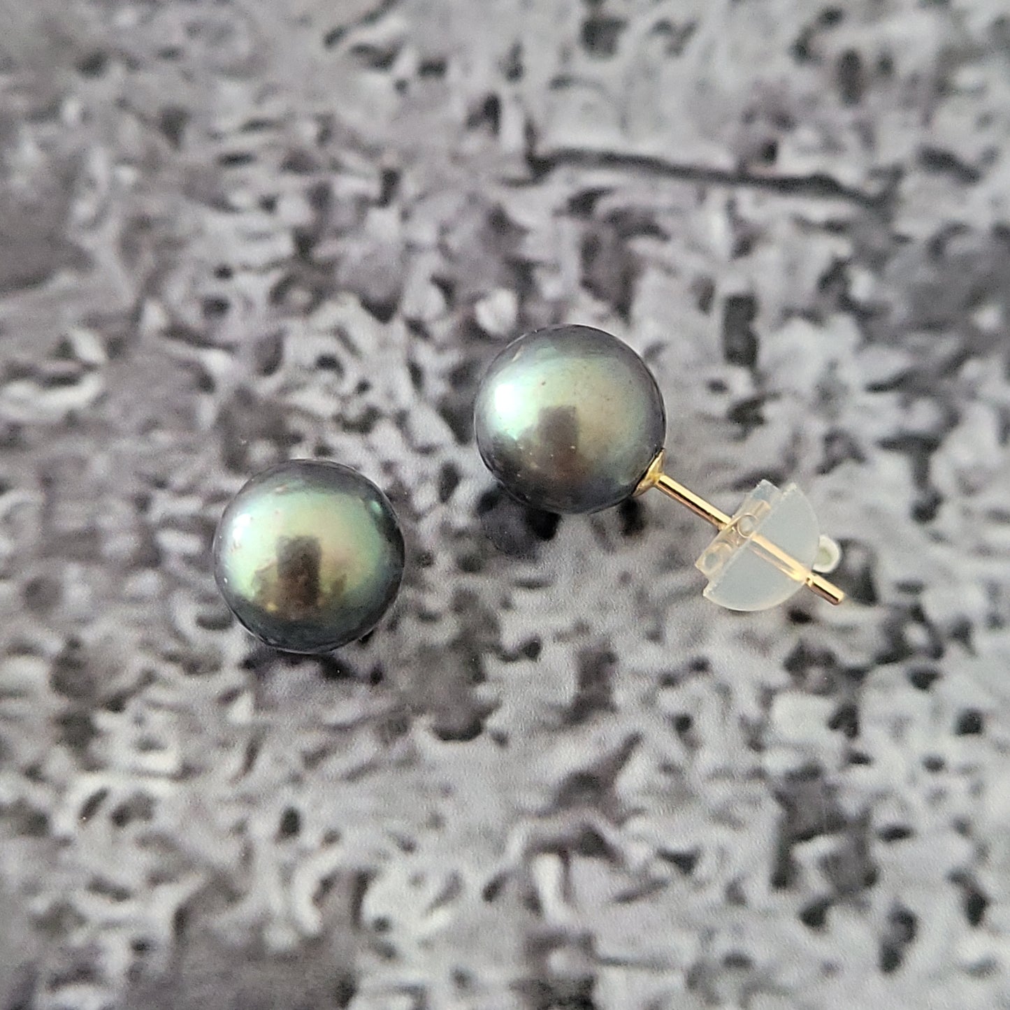 7.5mm Black Pearl Earrings
