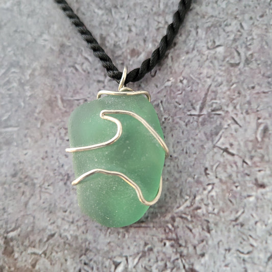 Green Wave Seaglass Necklace