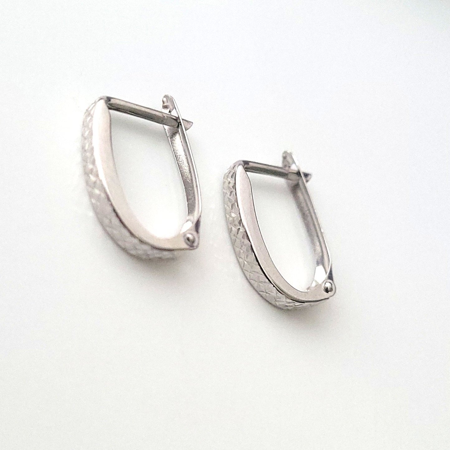 14k Hoops