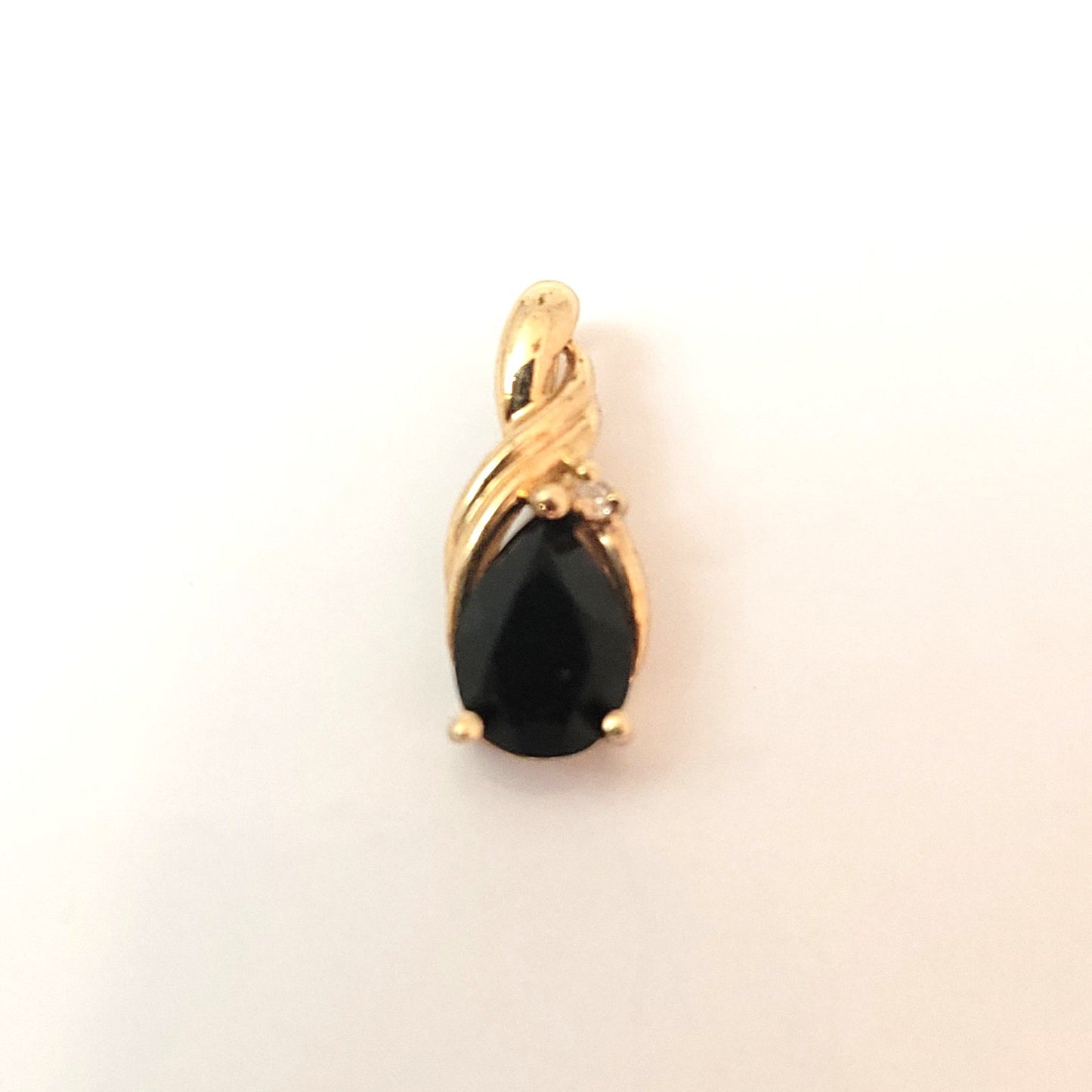 10k Yellow Gold Black Onyx Pendant