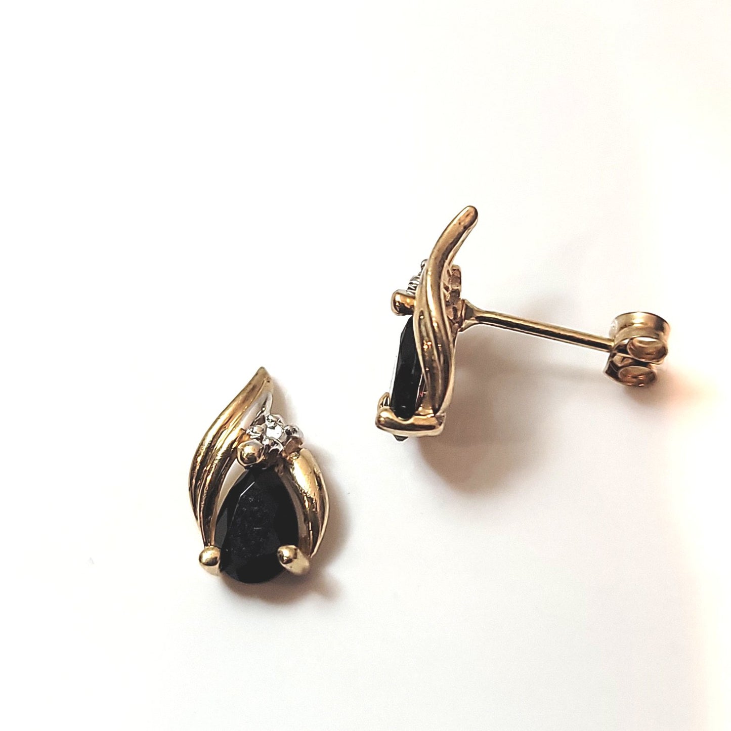 10k Yellow Gold and Black Onyx Earrings