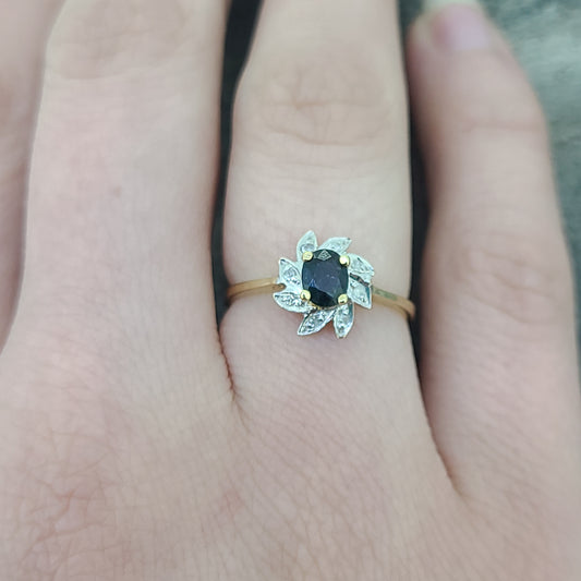 Flower Style Sapphire Ring