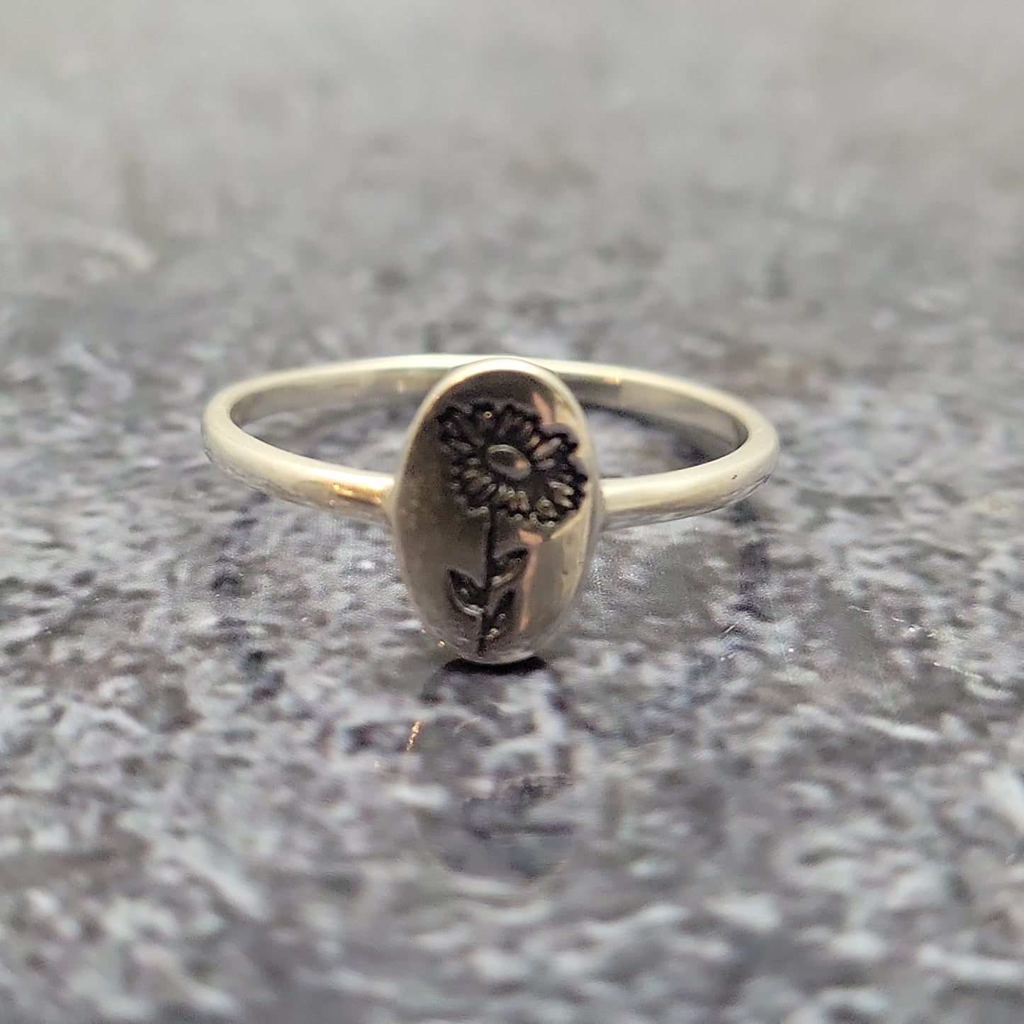 Flower Ring Sz. 8
