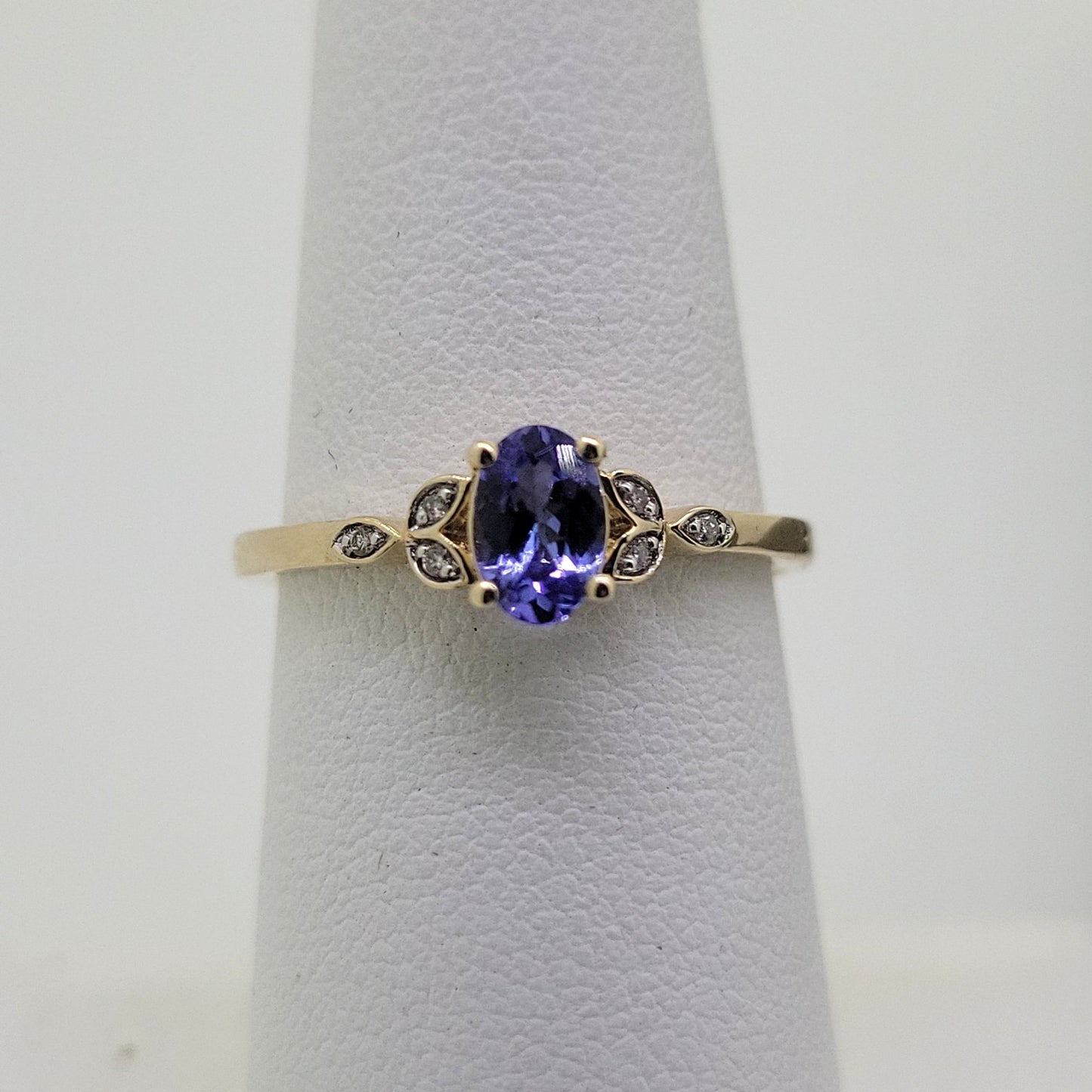 10k Tanzanite and Diamond Ring