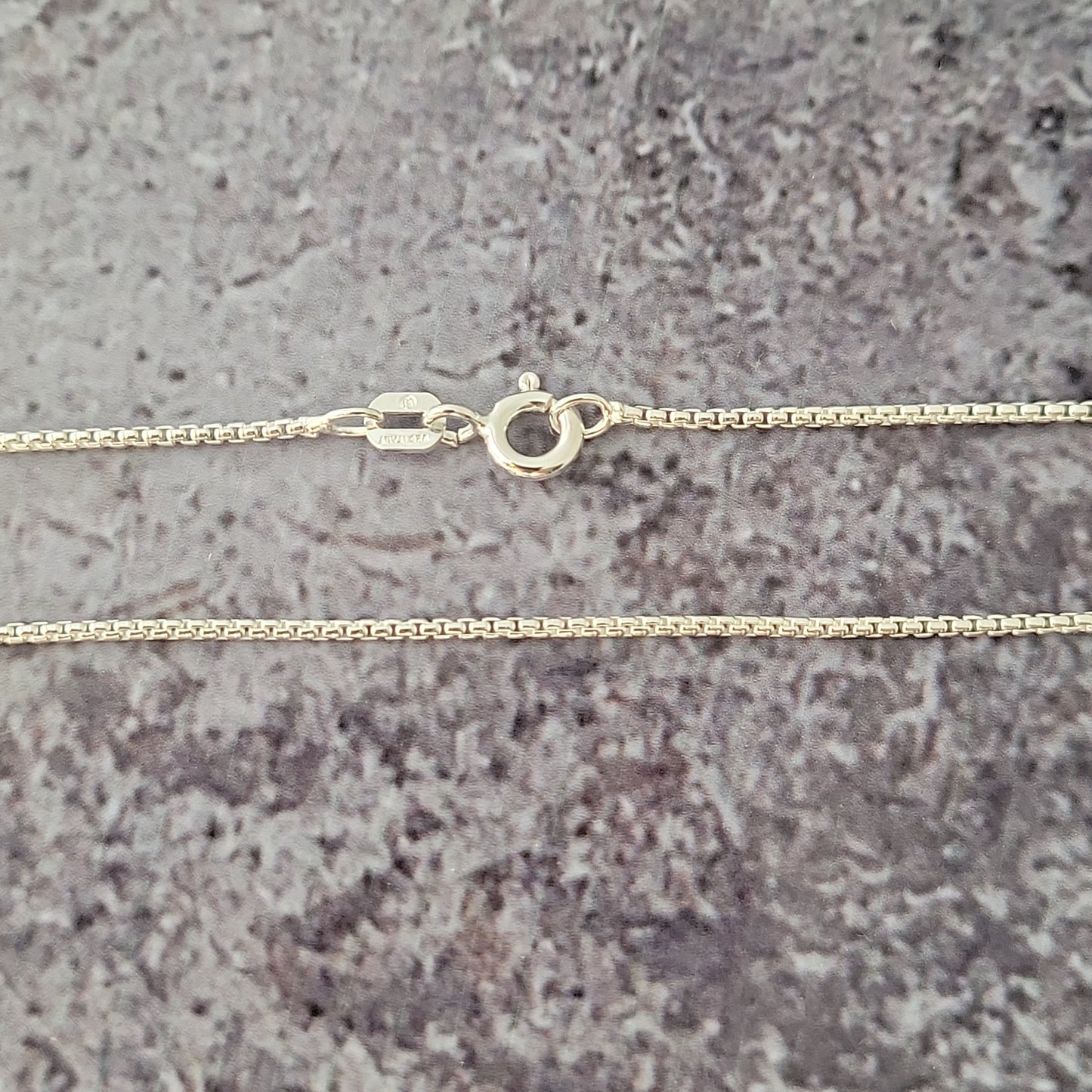 18" Sterling Rounded Box Chain