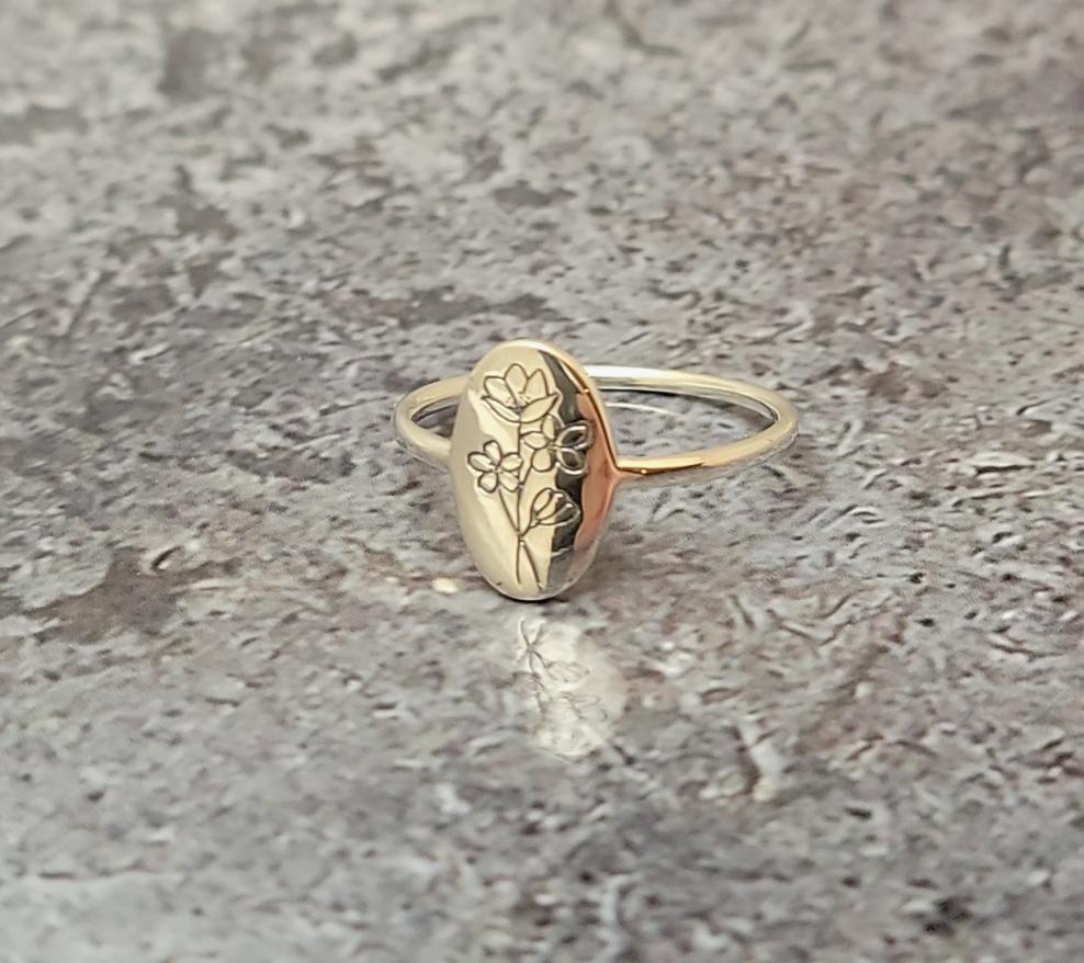SS Flower Ring. Sz 9