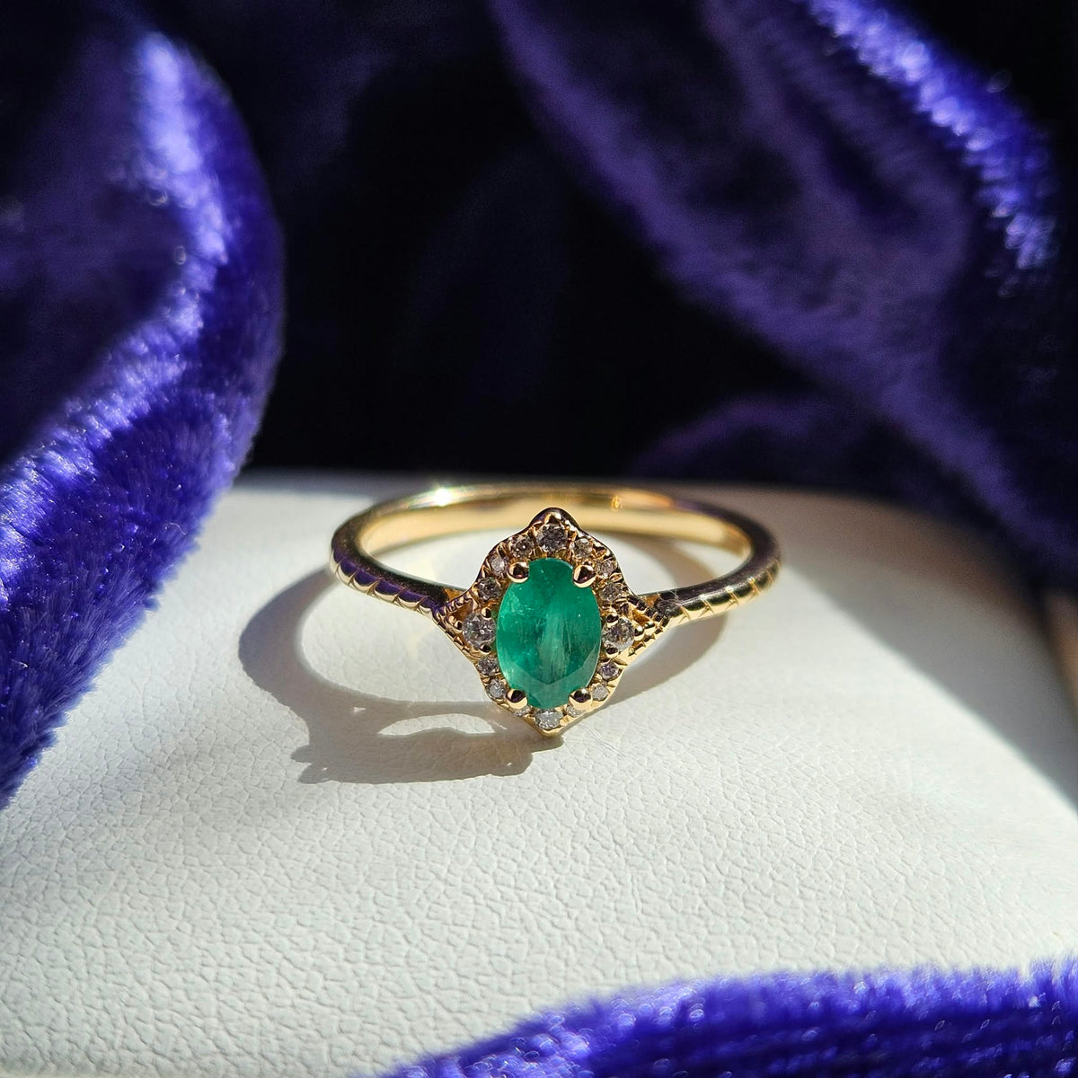 14k Emerald & Diamond Ring