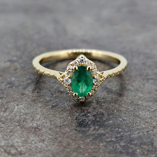 14k Emerald & Diamond Ring