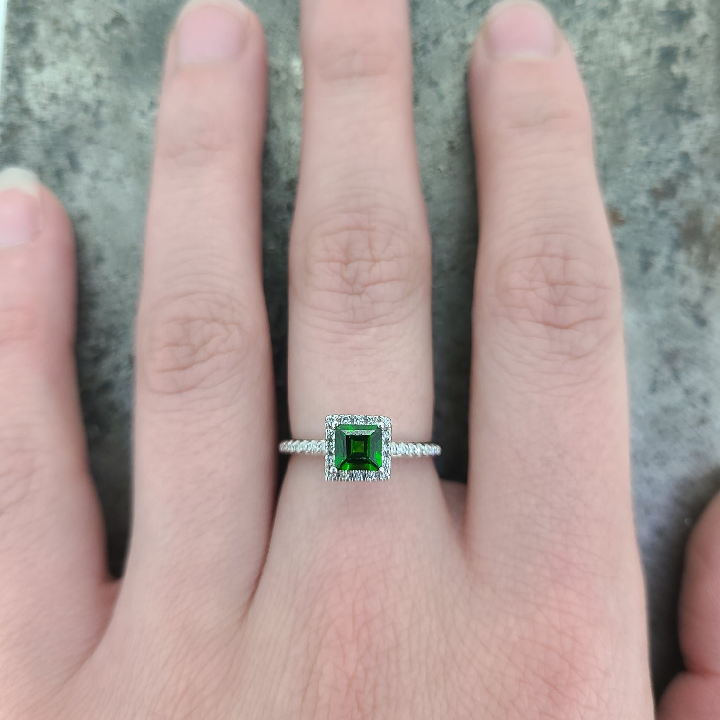 Chrome Diopside and Diamond Ring