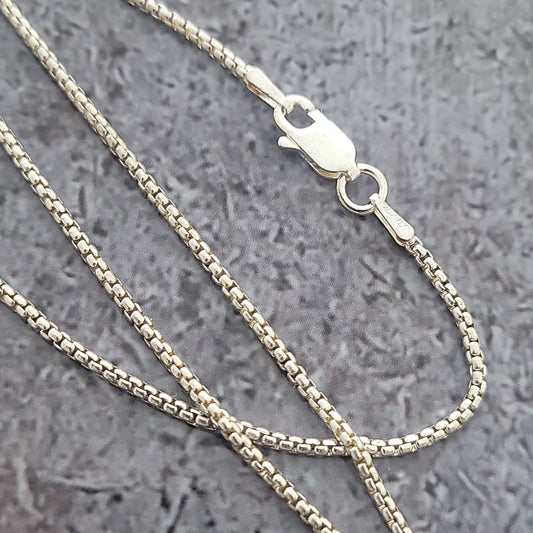 Sterling Rounded Box Chain