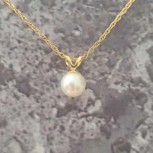 14k Cultured Pearl Necklace