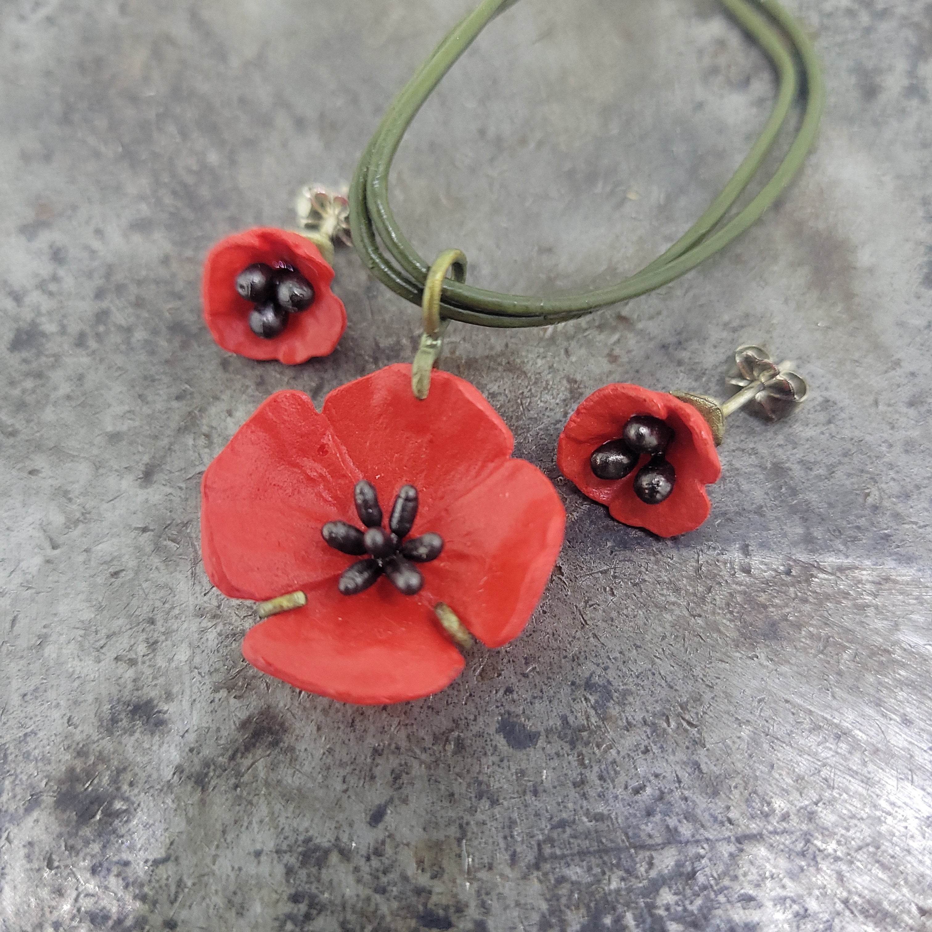 Red poppy clearance necklace