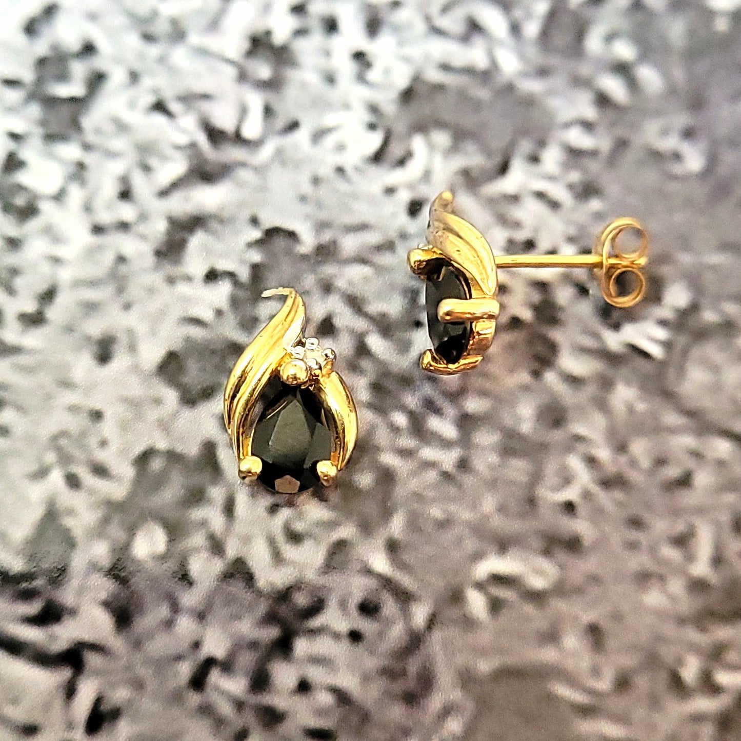 10k Yellow Gold and Black Onyx Earrings