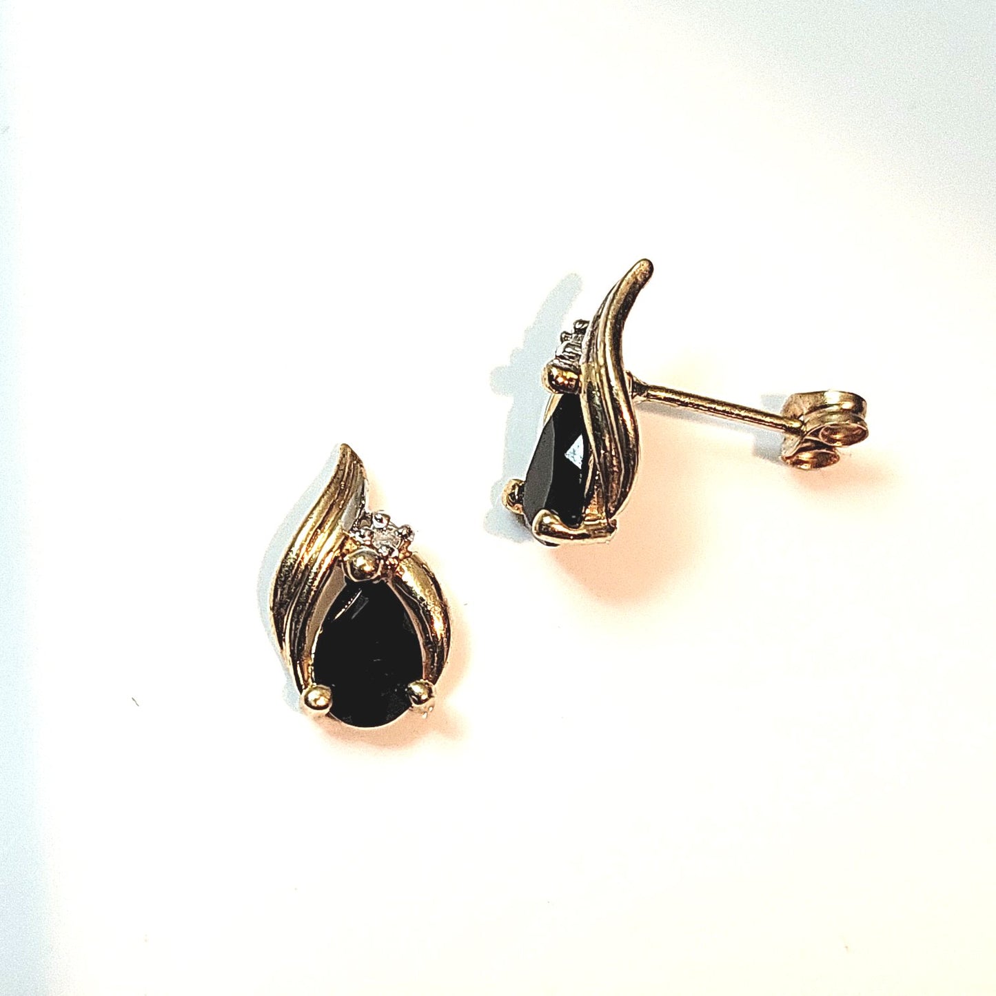 10k Yellow Gold and Black Onyx Earrings