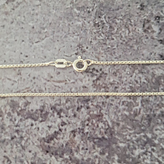 18" Sterling Rounded Box Chain