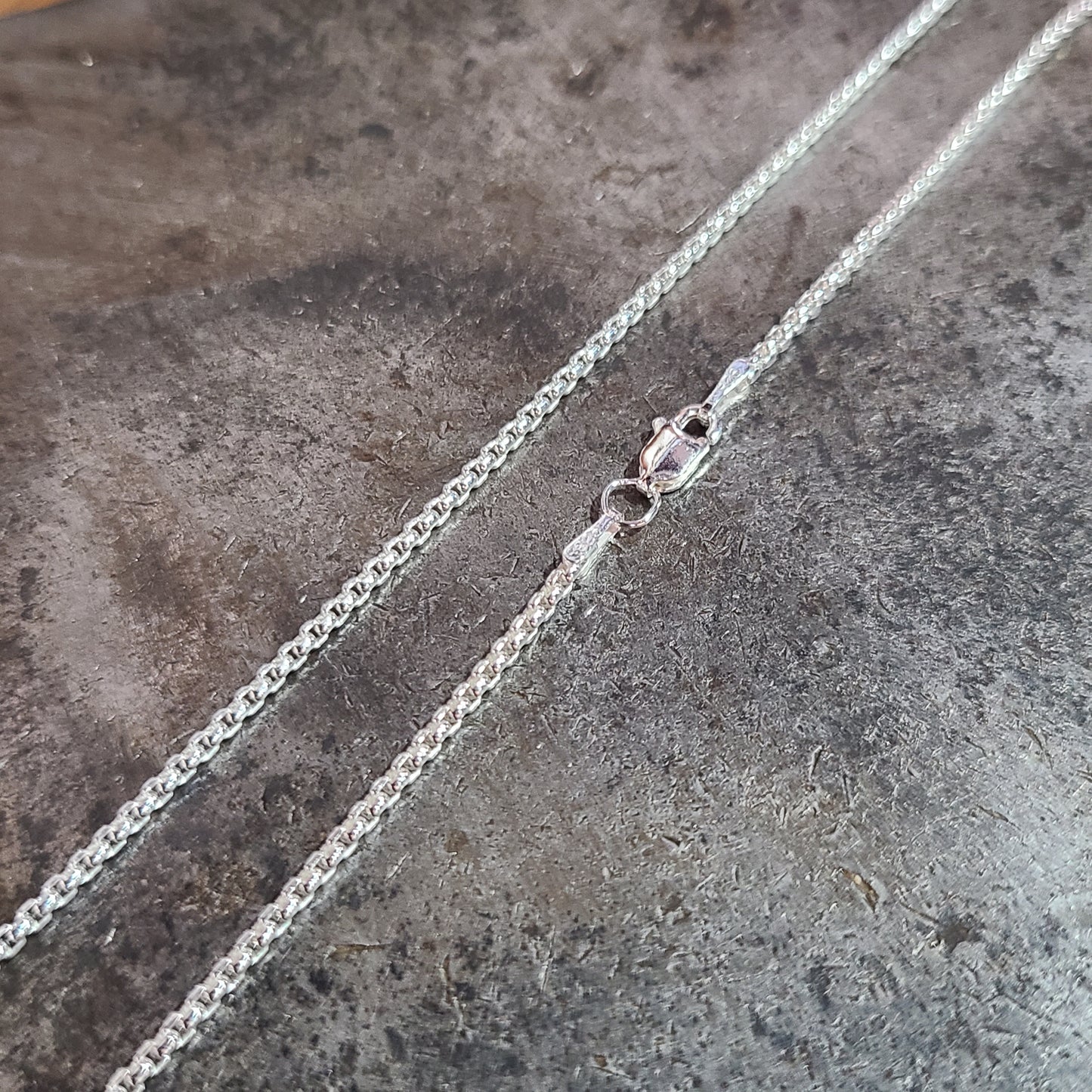 18" Rounded Box Chain